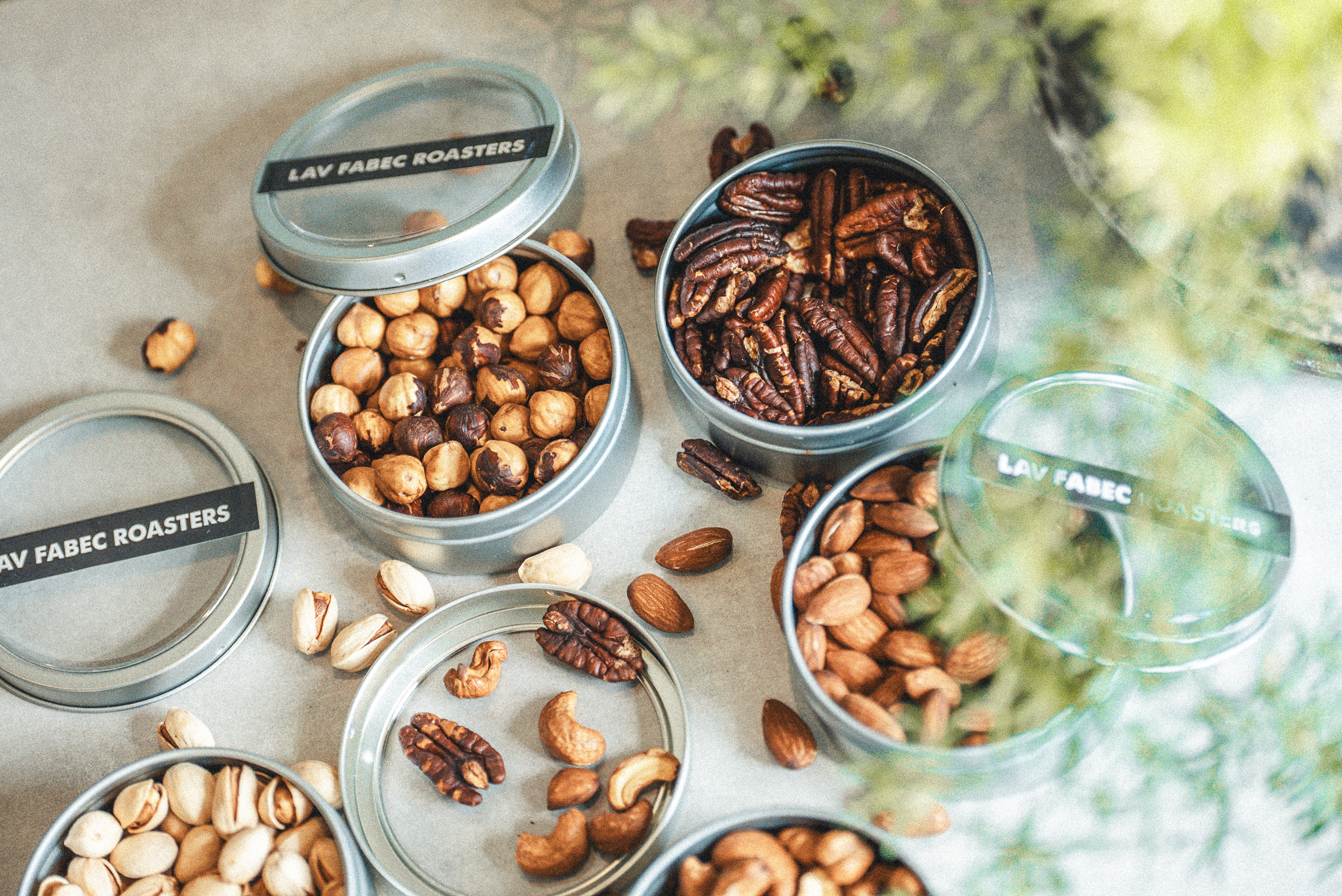 Lav-Fabecの厳選ナッツ - JR九州ななつ星in九州で提供された最高級グレードのローストナッツ